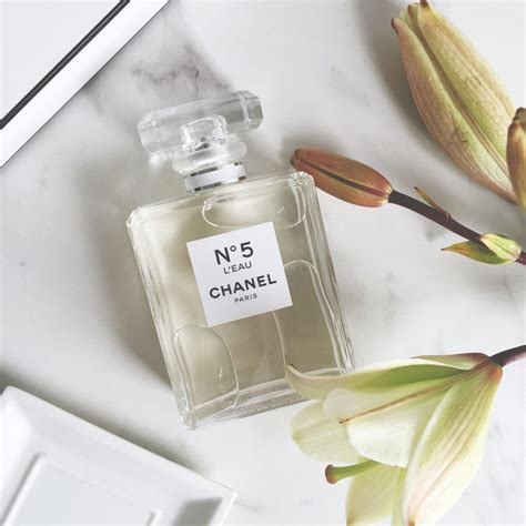 chanel no 5 vs no 9|chanel no 5 l'eau review.